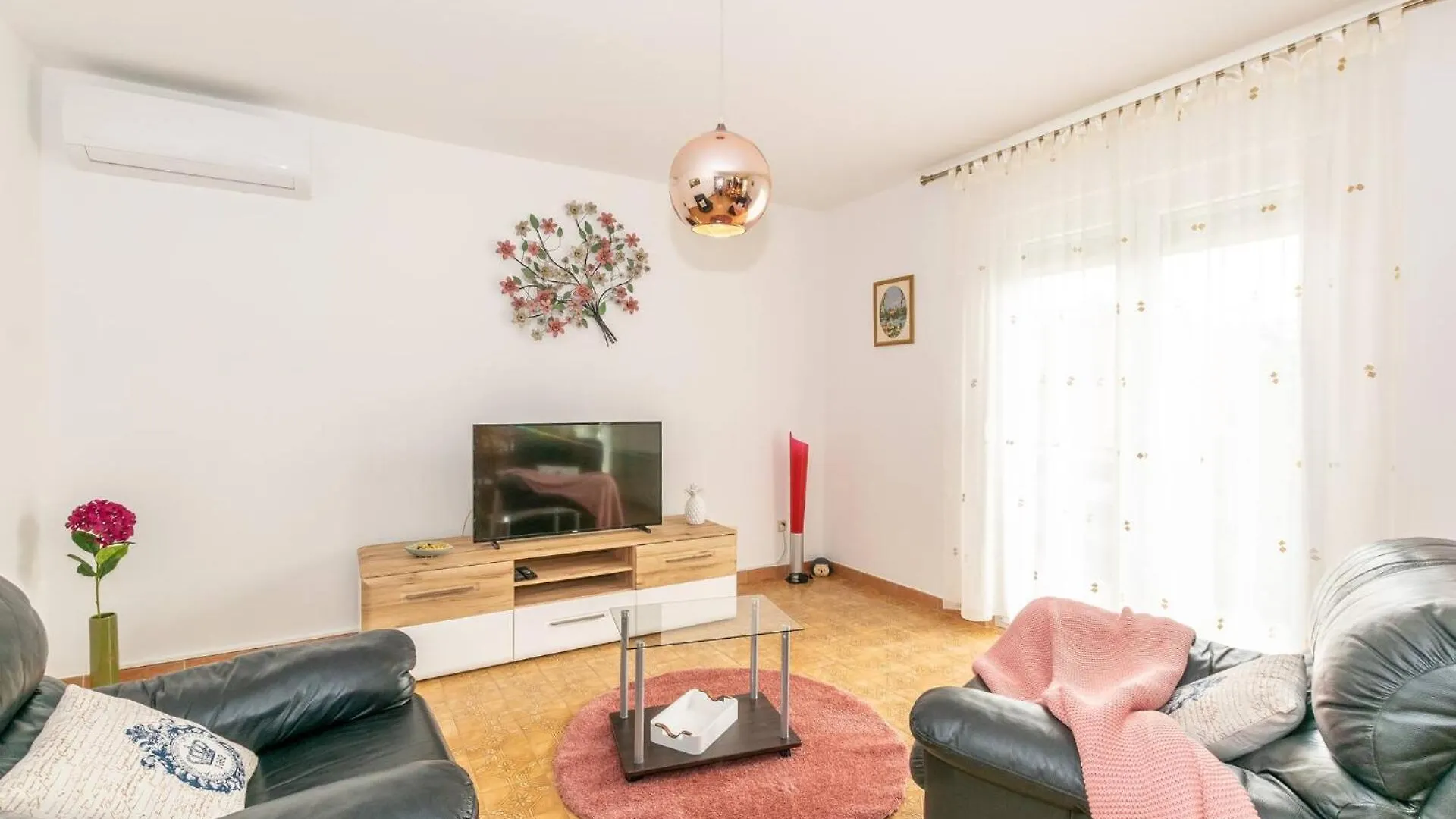 Family House With 2 Apartments - Irma Medulin Gasthof